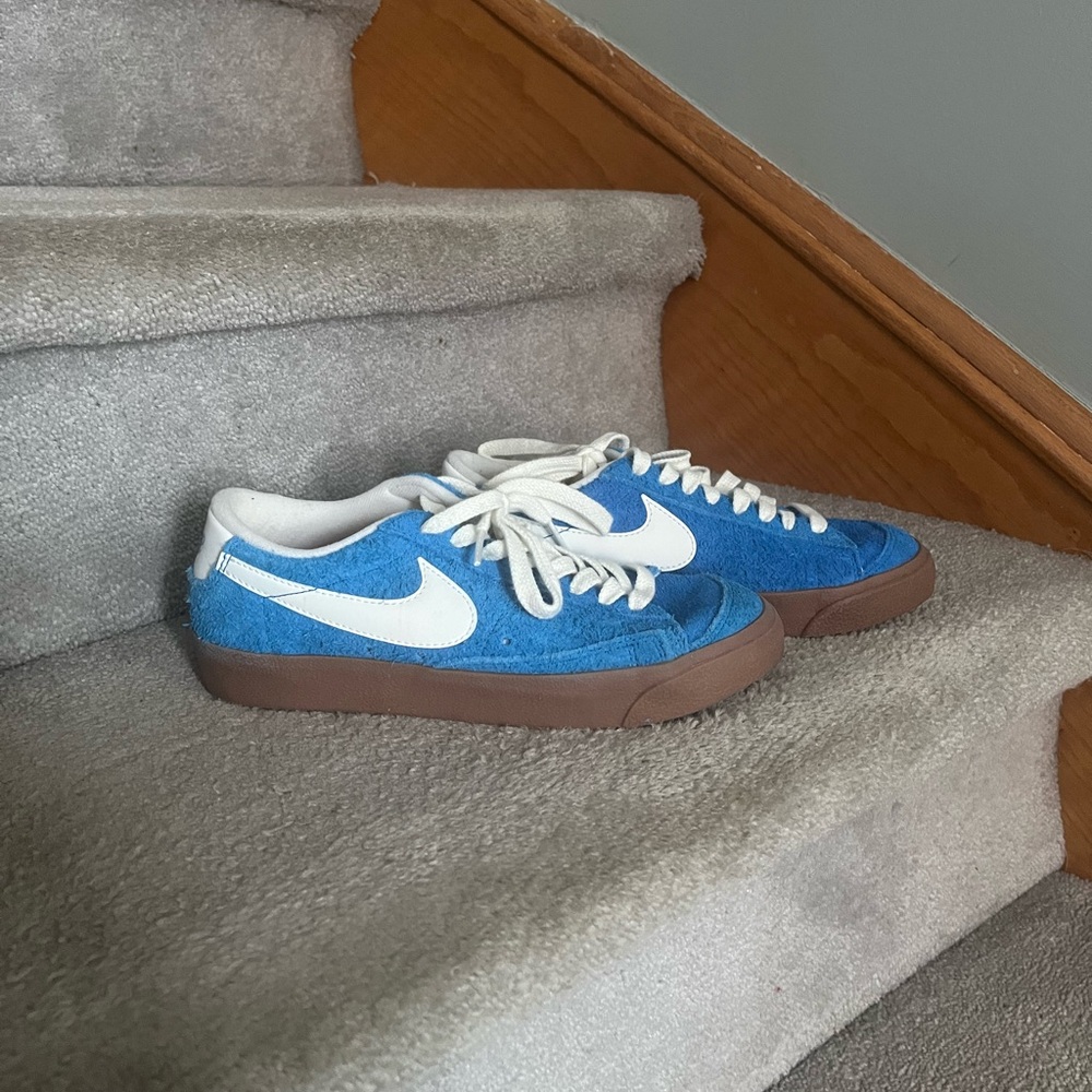 Nike Sneakers (5.5)